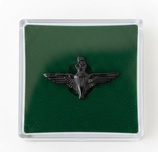 Parachute Wings Tiny (Dark) - British Military Lapel Pin Badge | MOD Licensed