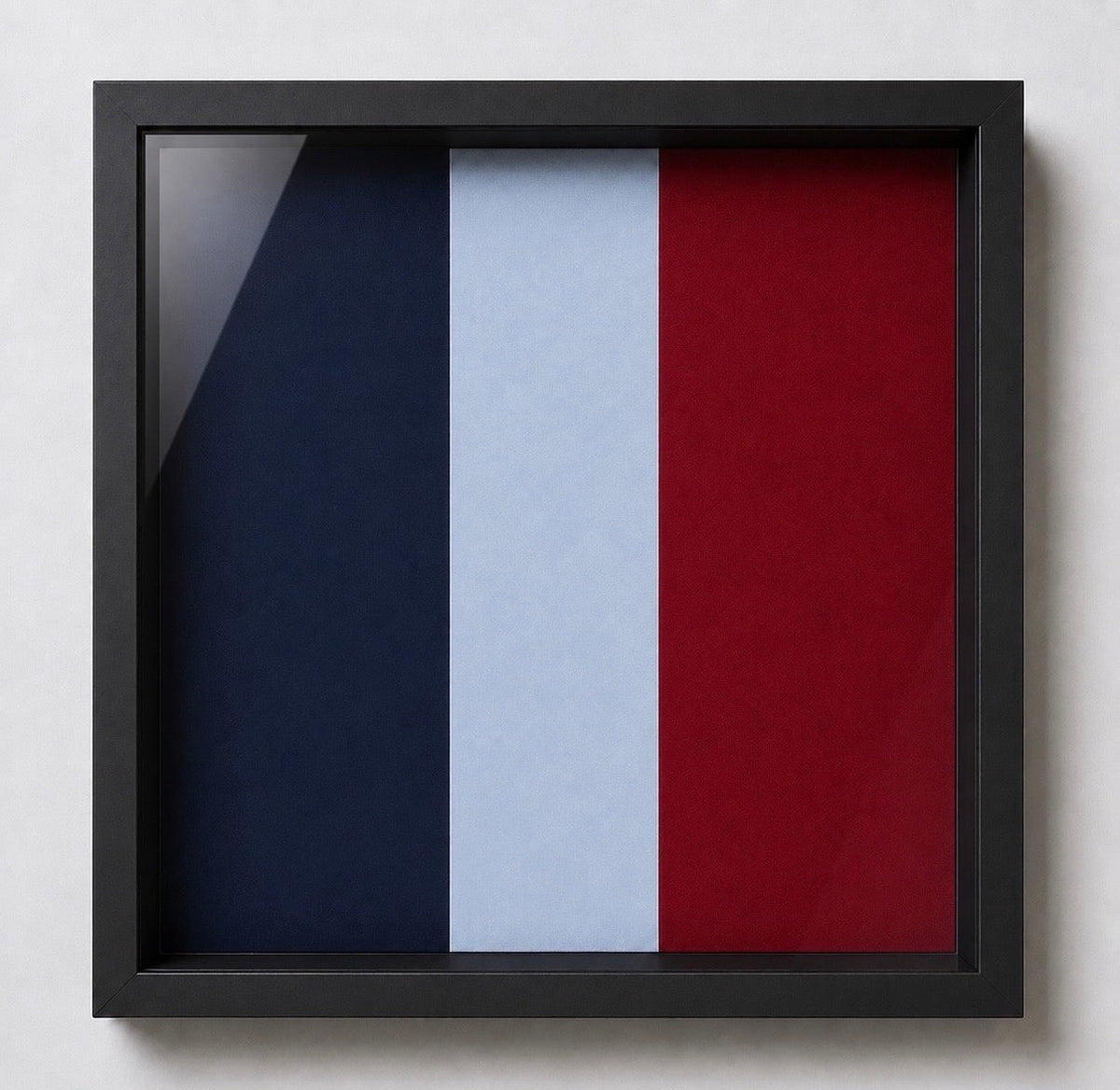 Royal Air Force Emblem – Queen's Crown (MOD Portal Artwork) Display Frame | Officially Licensed