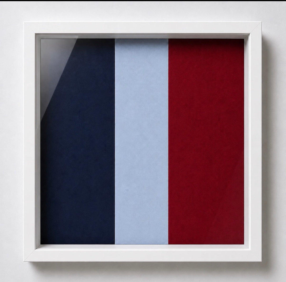 Royal Air Force Emblem – Queen's Crown (MOD Portal Artwork) Display Frame | Officially Licensed